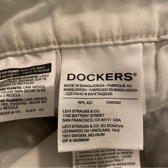 Dockers Shorts Men’s Size 40 Lot Of 2 Khaki Pleated Front - Picture 6 of 7